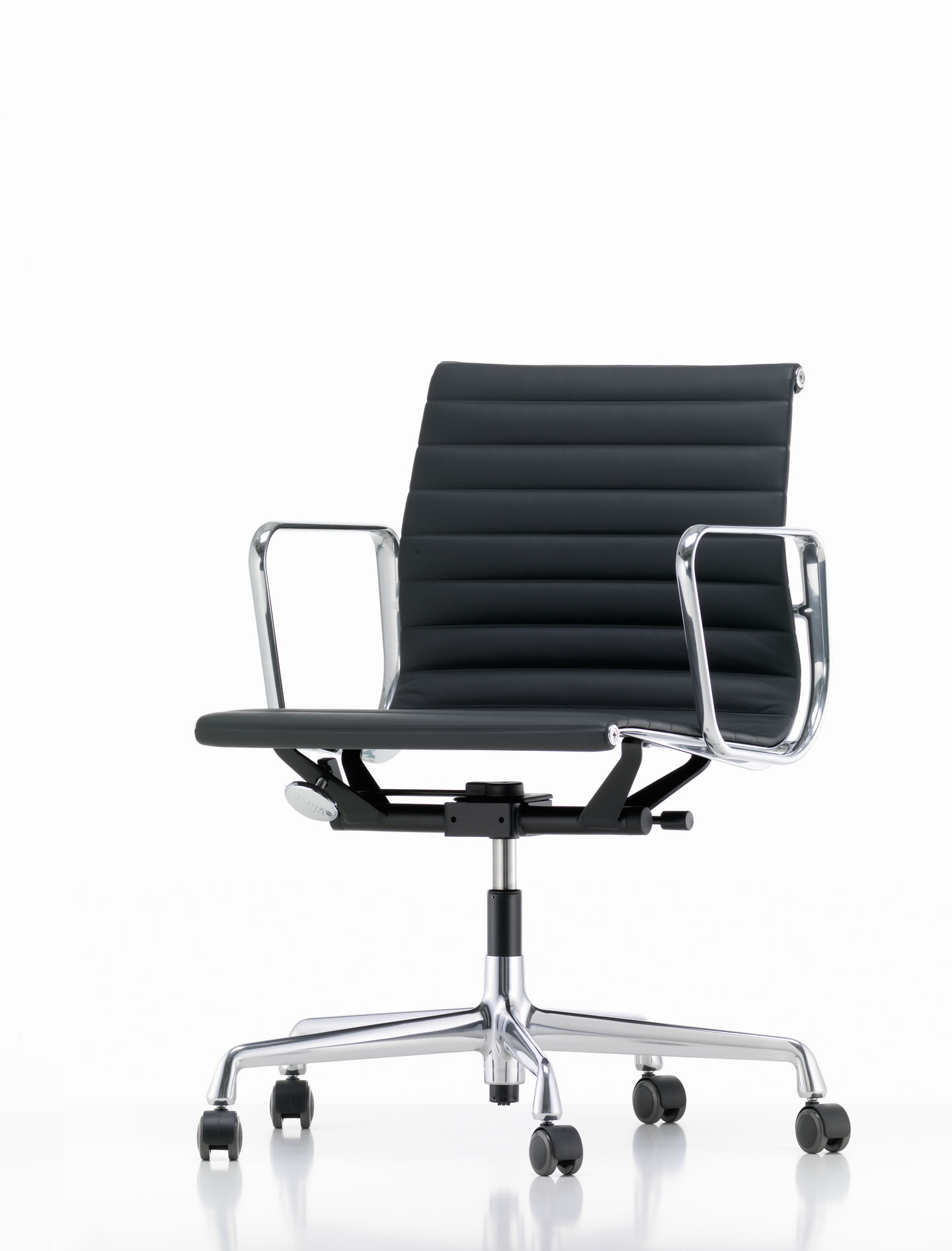 Vitra Aluminium Chair ''EA 117'' Field Design